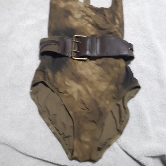 Ladies one piece bathing suit with belt. - Picture 2 of 13